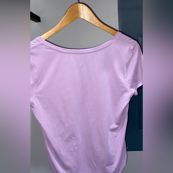 Lululemon tshirt - Picture 2 of 3